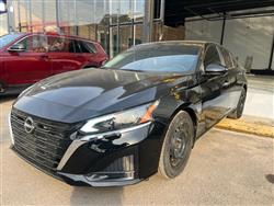 نيسان ألتيما